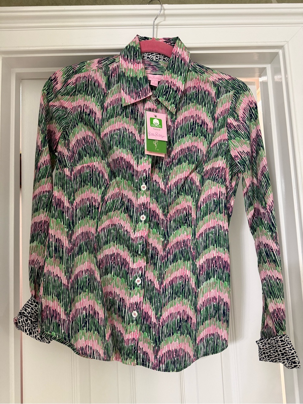 NWT Lilly Pulitzer Pink & Green Patterned Button-Up Shirt/Blouse/Top, Size 0/XS